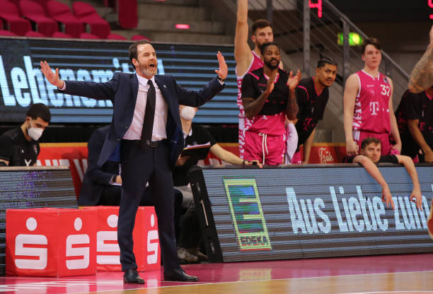 首秀表现出 首秀表现出