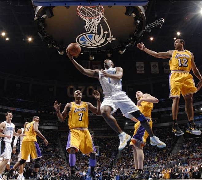 卫埃莫森与 卫埃莫森与